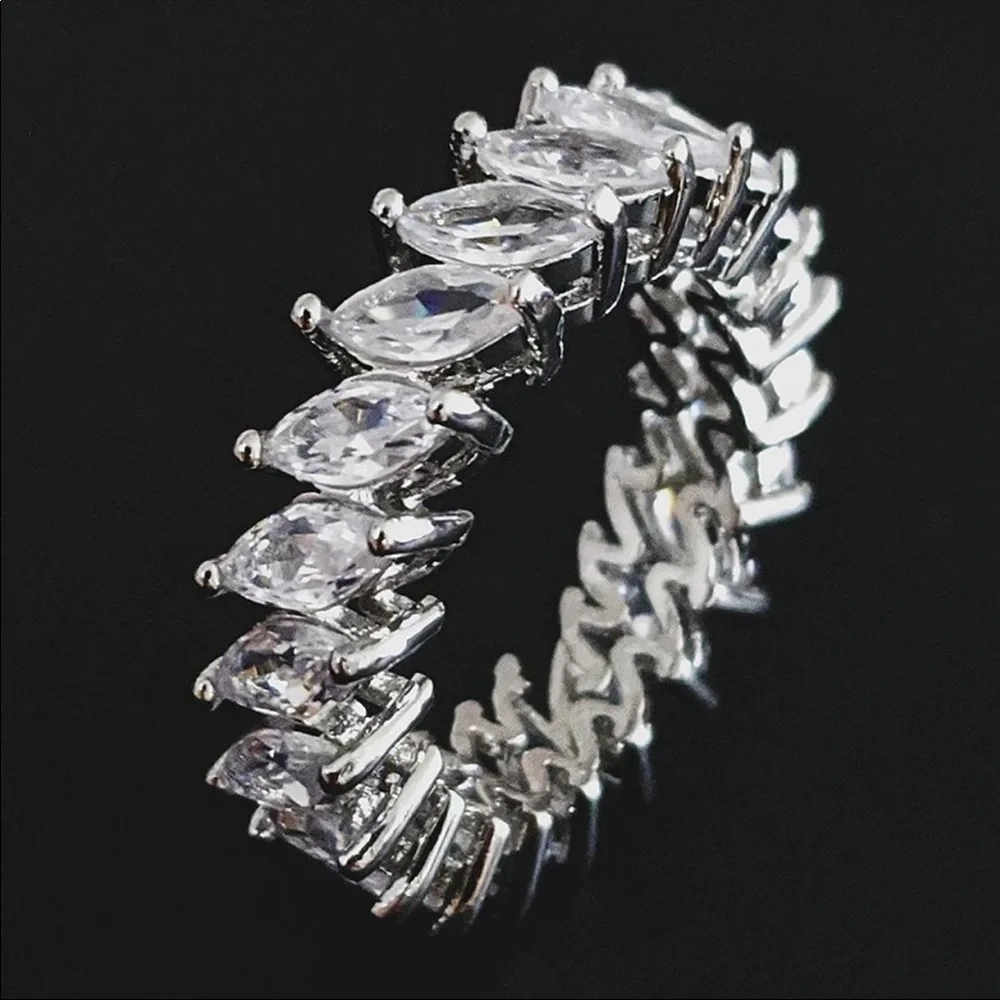 New Women’s Luxury 925 Silver Diamond Ring 💍